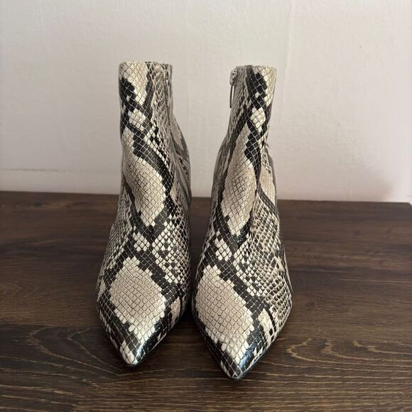 Marc Fisher Gaylen Bootie 7 W - Picture 1 of 6